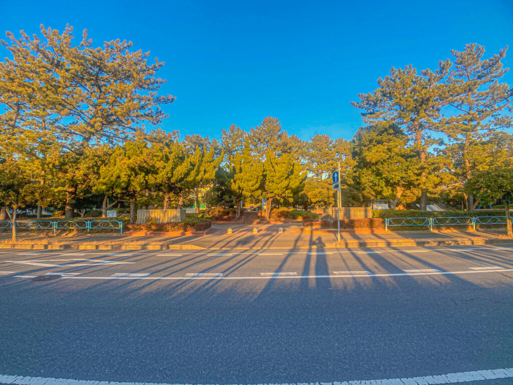 稲毛高校前の公園(俺ガイル)