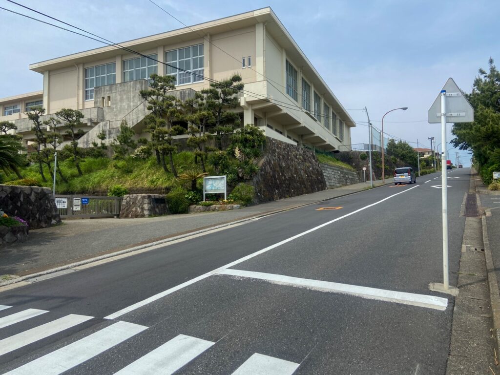 片瀬高校のモデル「七里ヶ浜高校」