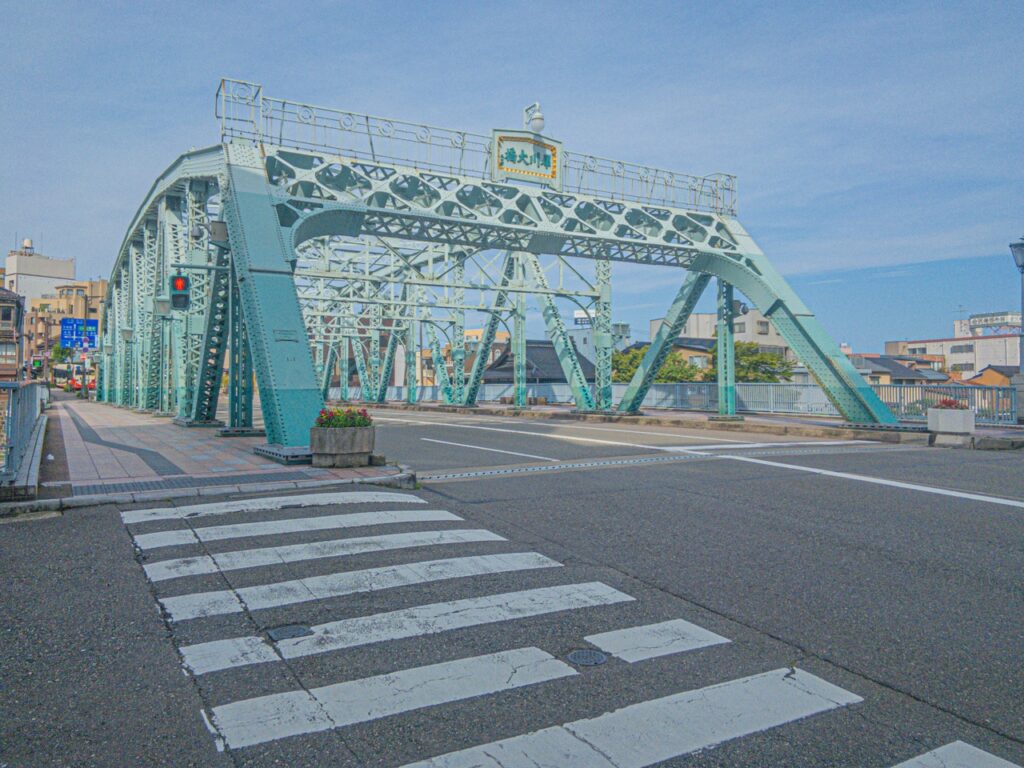 犀川大橋（花咲くいろは）