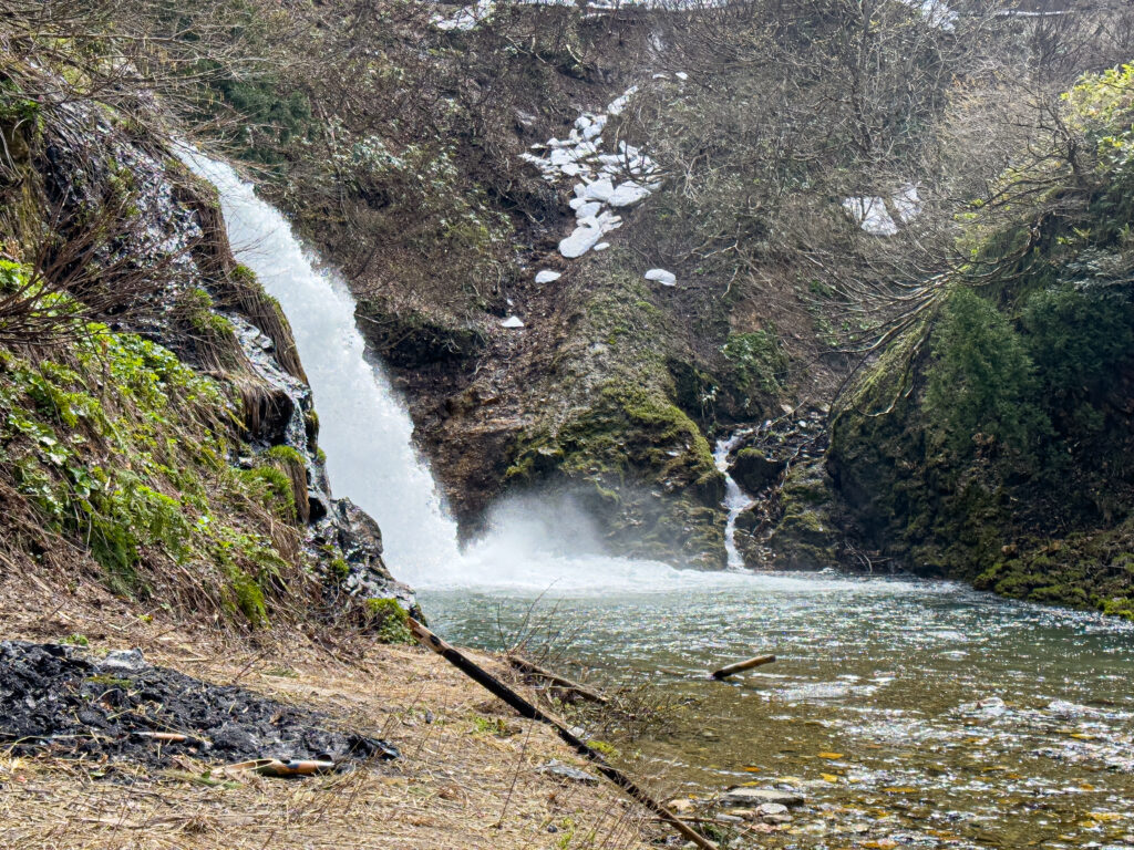 白銀の滝(おにまい)
