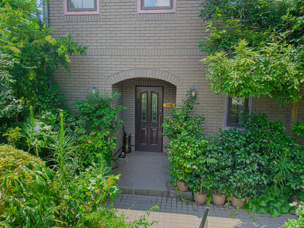 梨風庵の外観（ペンギンハイウェイ）