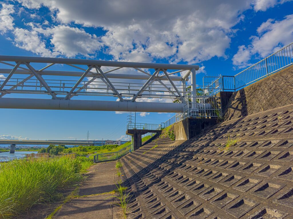 宇治川河川敷_横から