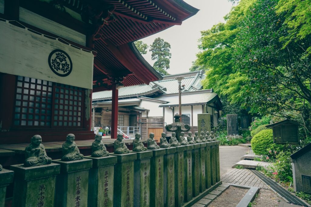 お地蔵さん（ヤマノススメ）