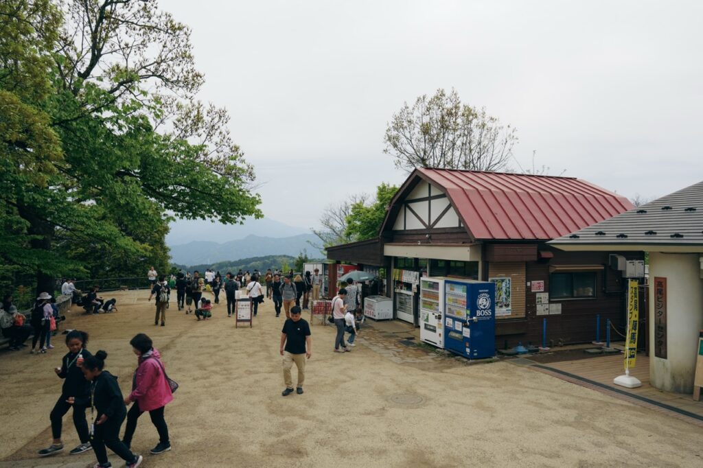 高尾山頂（ヤマノススメ）