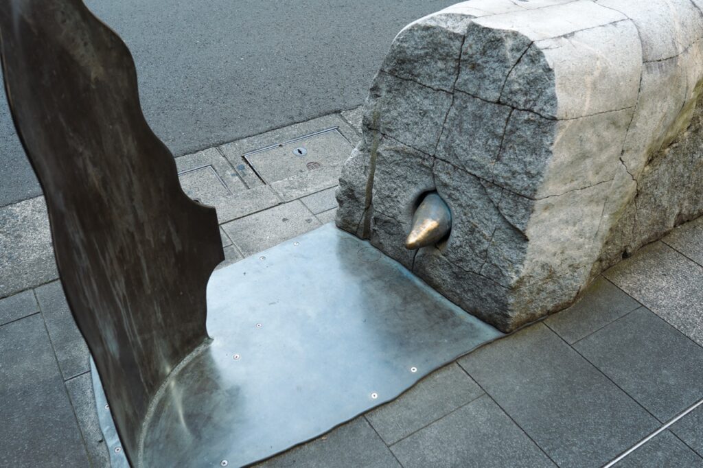 岡本敦生が作った車止め